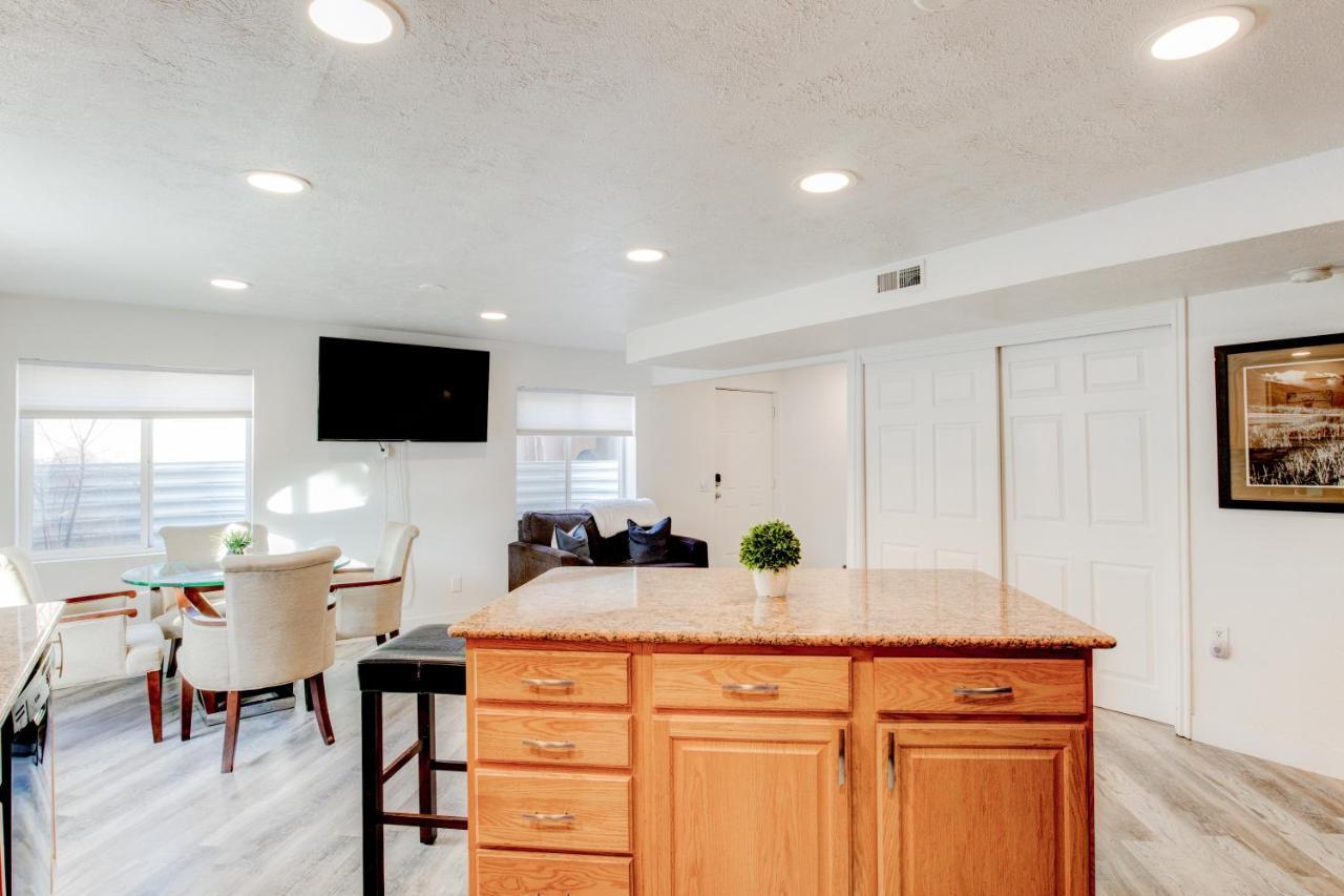 Modern Private Whole Unit 4 Bedroom Guest Suite King Bed Salt Lake City Buitenkant foto