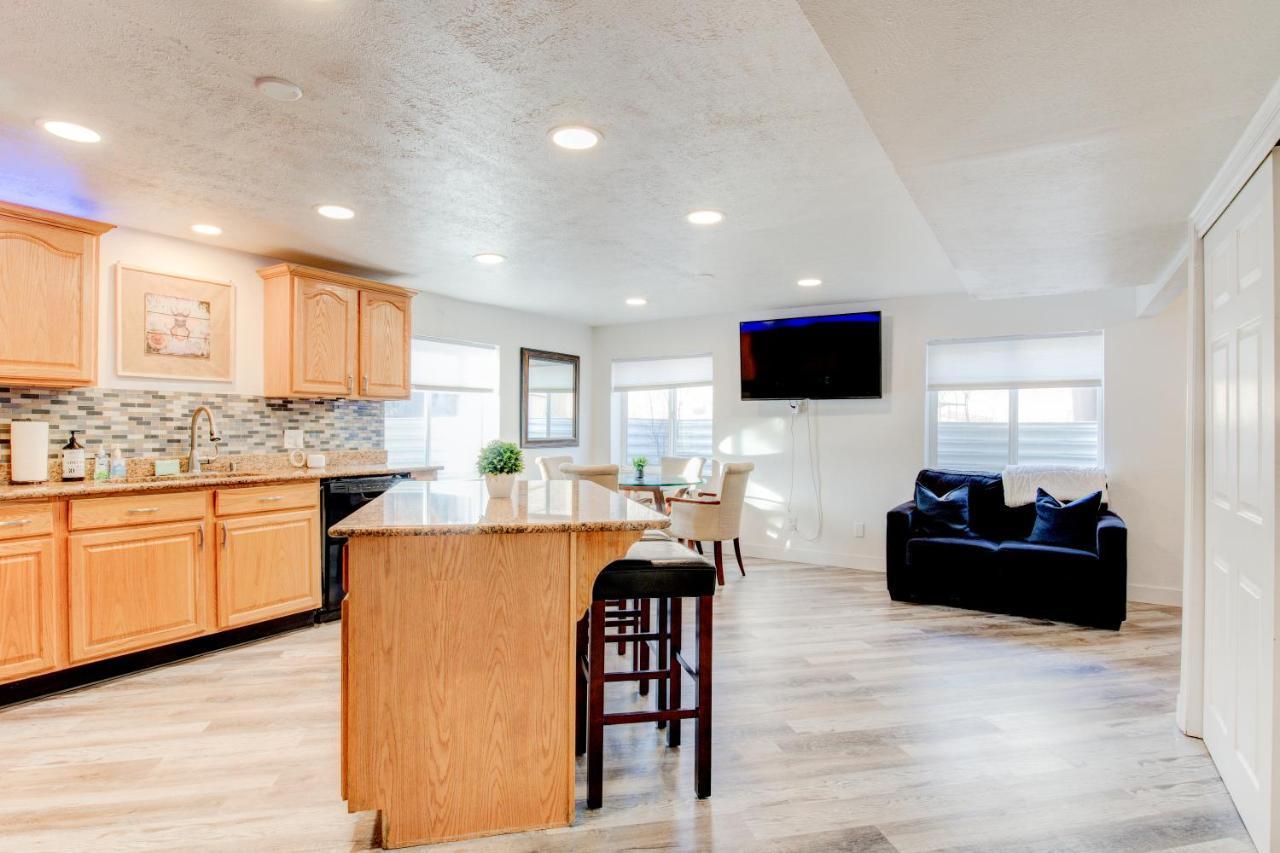Modern Private Whole Unit 4 Bedroom Guest Suite King Bed Salt Lake City Buitenkant foto